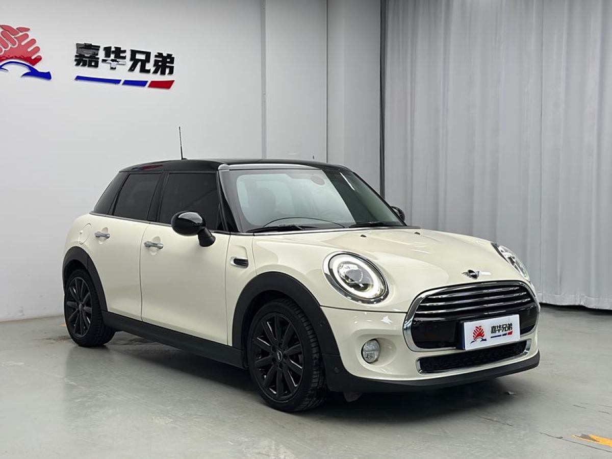 MINI MINI  2019款 1.5T COOPER 藝術(shù)家 五門版圖片