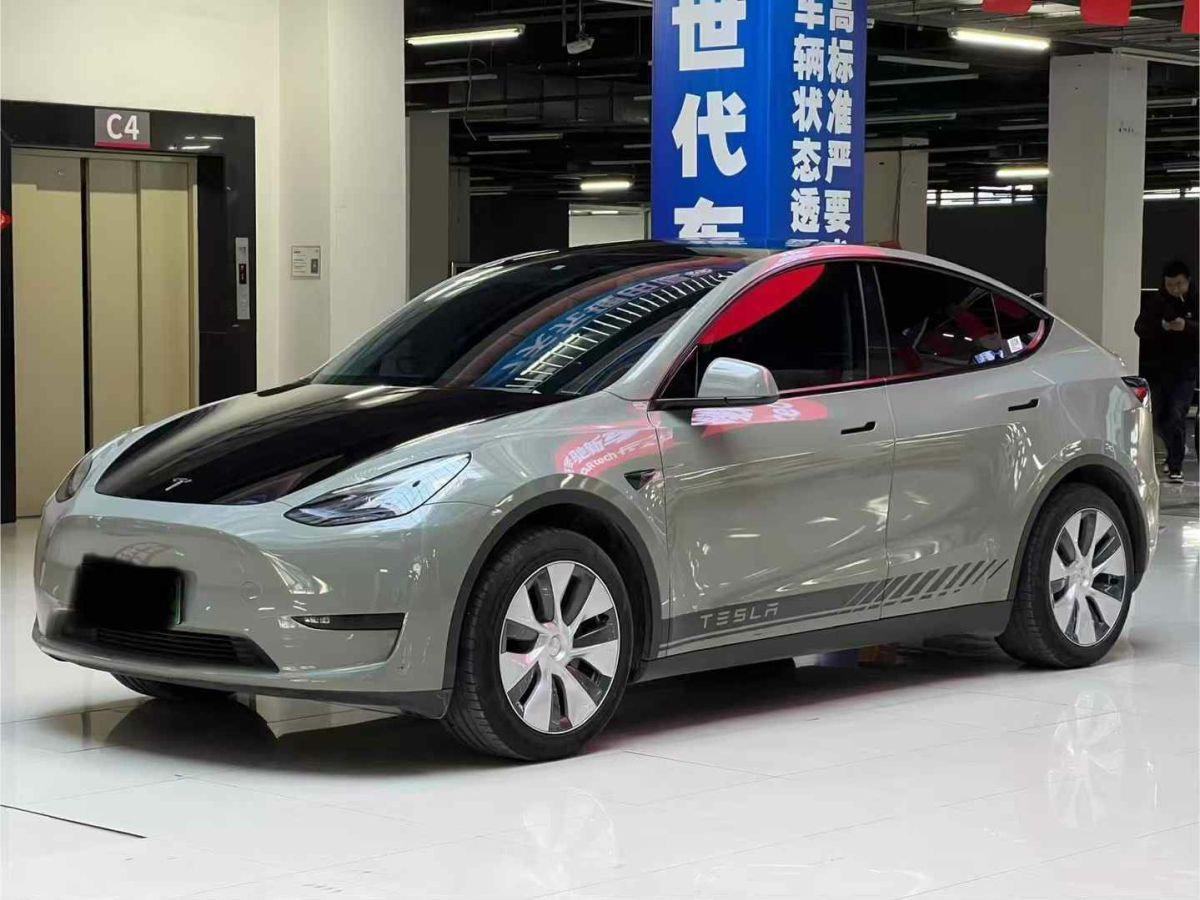 特斯拉 Model S  2023款 三電機(jī)全輪驅(qū)動(dòng) Plaid版圖片