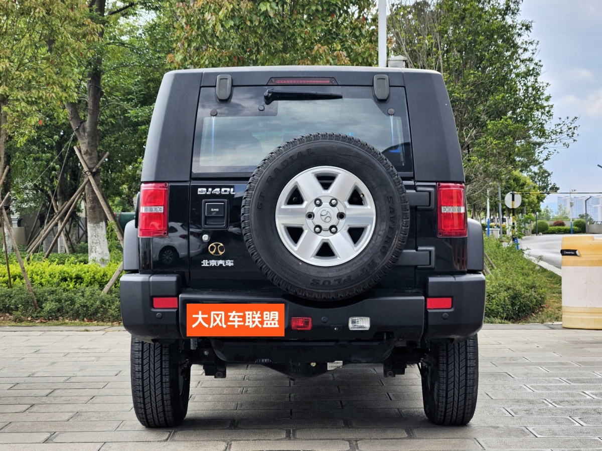 北京 BJ40  2016款 40L 2.0T 手動兩驅(qū)豪華版圖片
