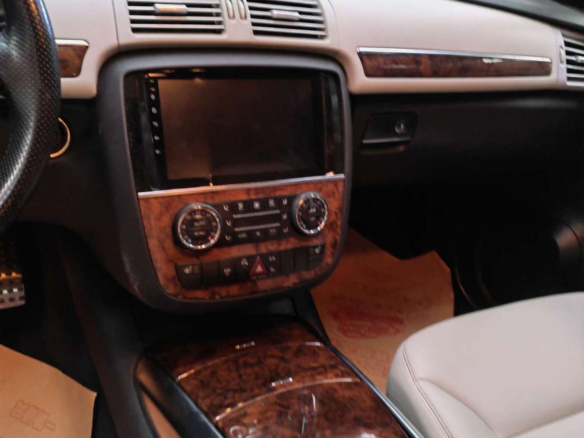奔驰 奔驰R级  2011款 R 300 L 豪华型图片