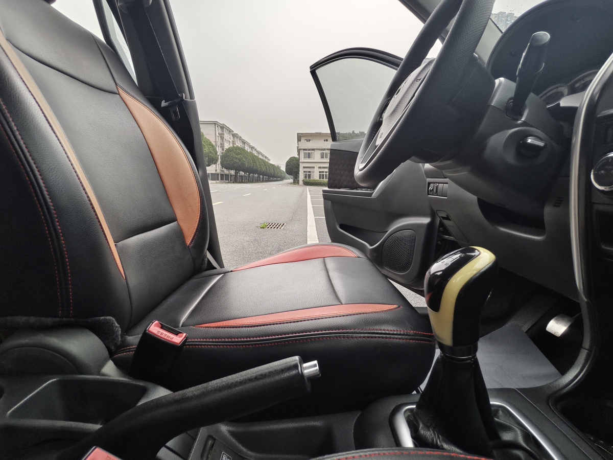 鈴木 利亞納A6  2014款 兩廂 1.4L 手動(dòng)理想型圖片