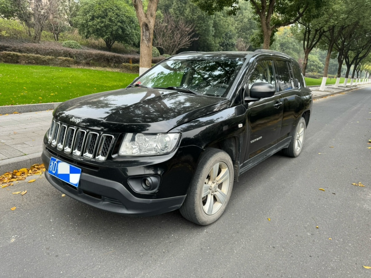 Jeep 指南者  2012款 2.0L 兩驅(qū)運動版圖片