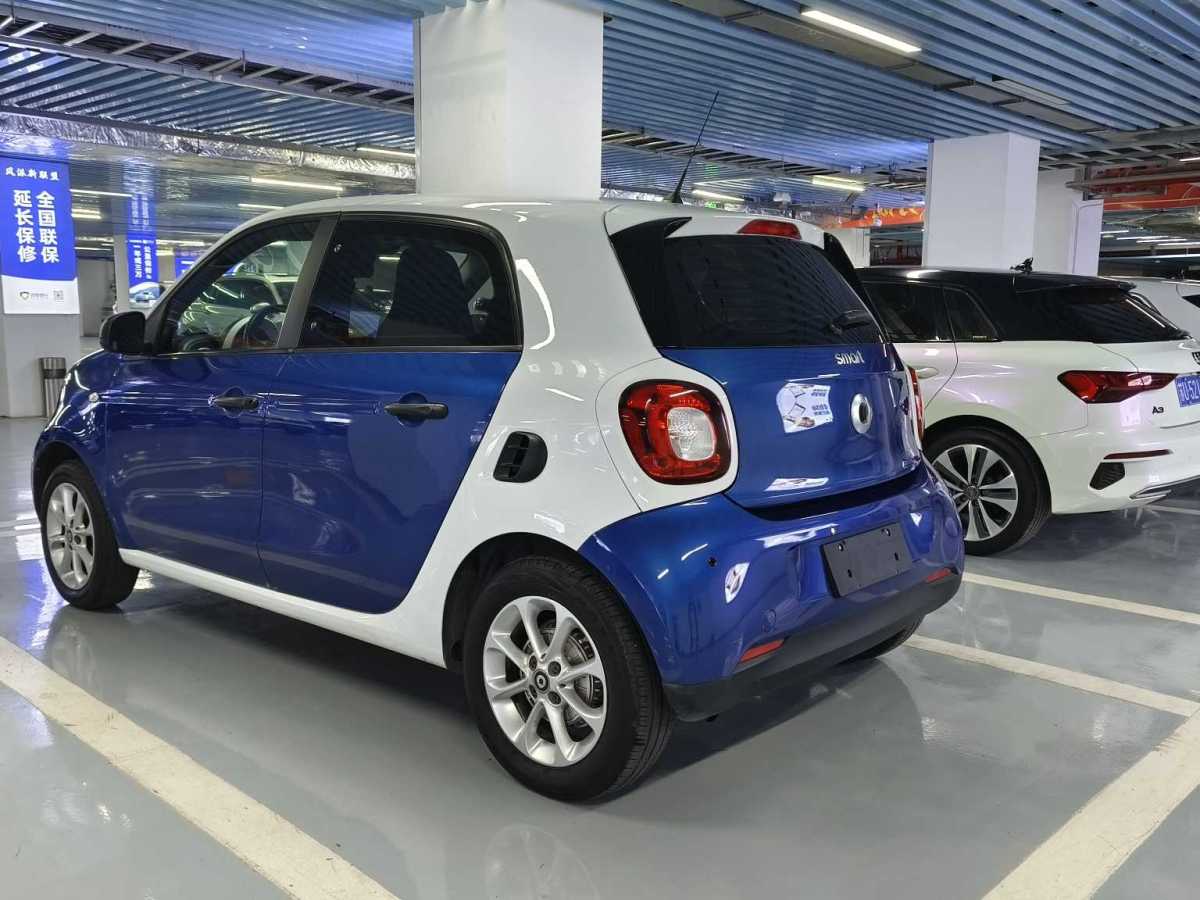 smart forfour  2016款 1.0L 52千瓦靈動(dòng)版圖片