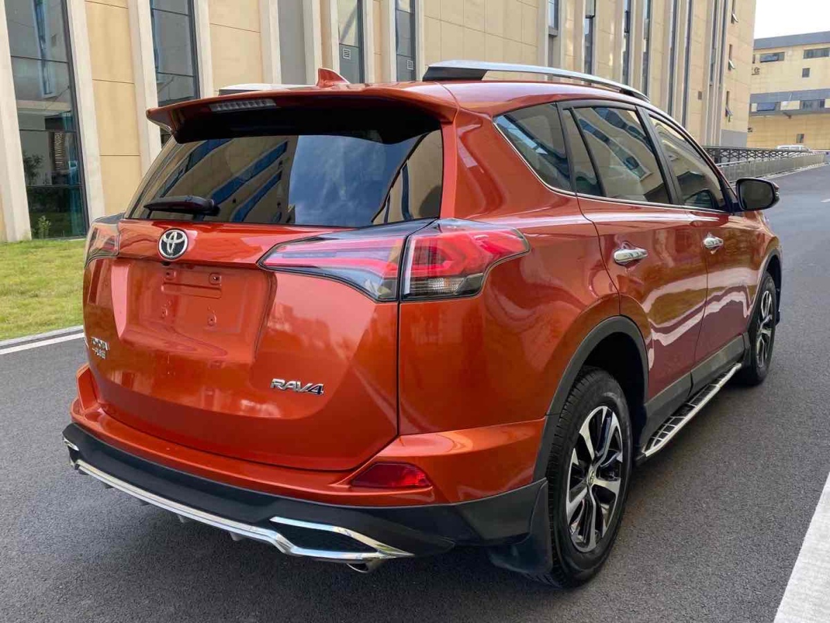 豐田 RAV4  2016款 榮放 2.0L CVT兩驅(qū)智尚版圖片