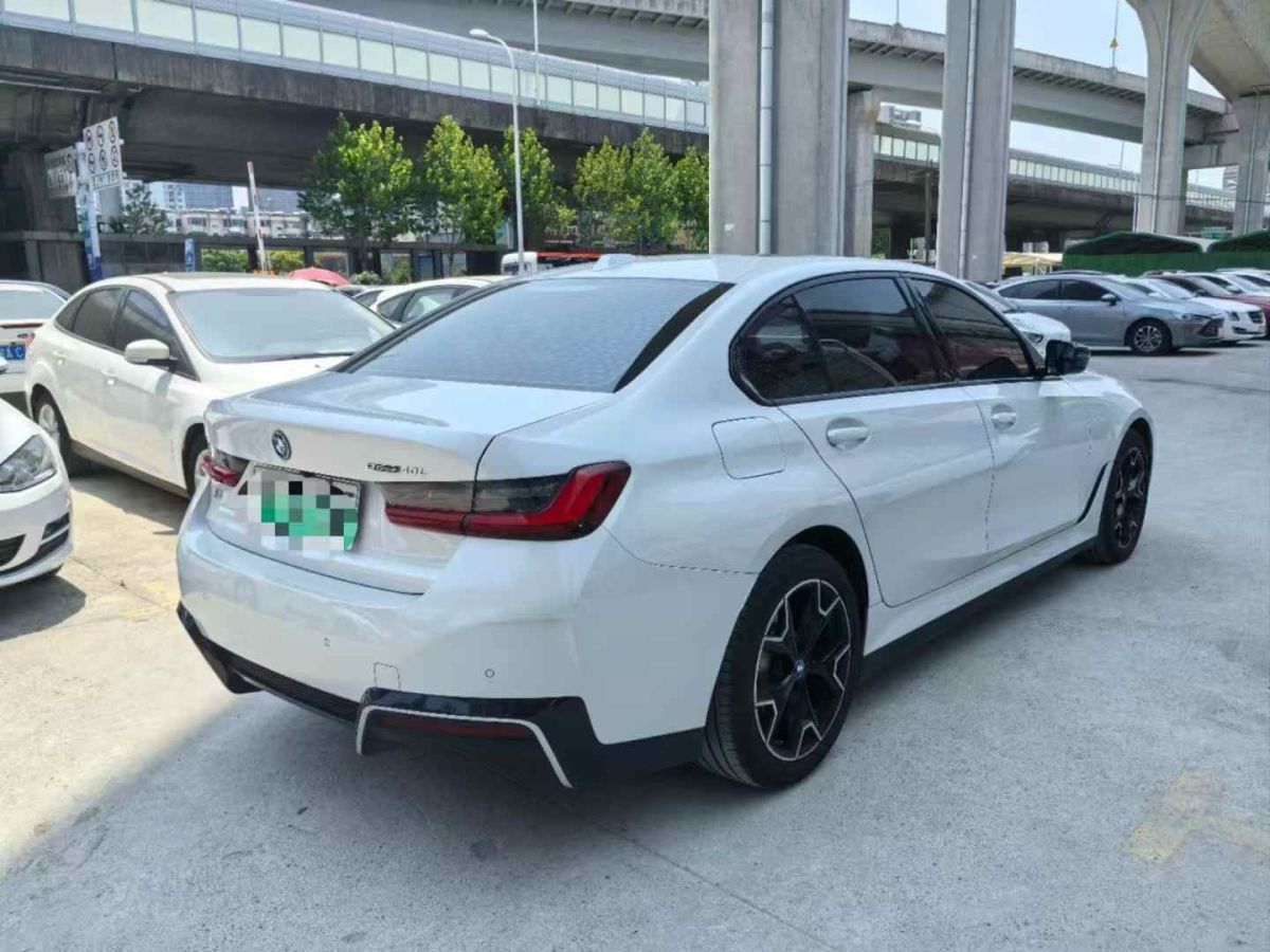 寶馬 寶馬i3  2024款 eDrive 40 L 曜夜運(yùn)動(dòng)套裝圖片