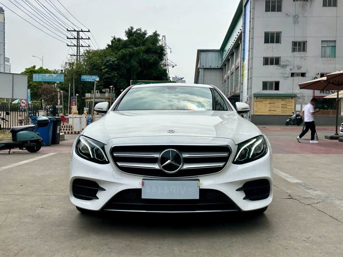 奔馳 奔馳E級(jí)  2019款 E 260 L 運(yùn)動(dòng)型圖片