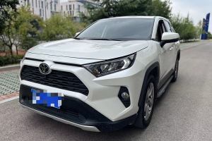 RAV4荣放 丰田 2.0L CVT四驱风尚版