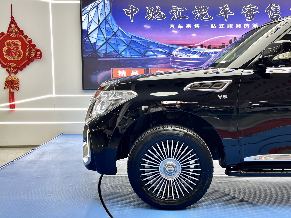 日產(chǎn) 途樂(lè)  2018款 4.0L 鉑金型圖片
