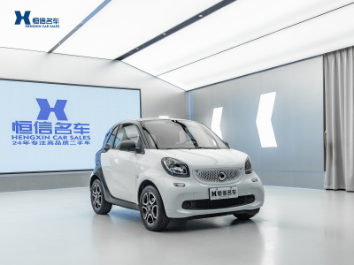 2019年8月 smart fortwo 0.9T 66千瓦硬頂風(fēng)擎版 國(guó)VI圖片