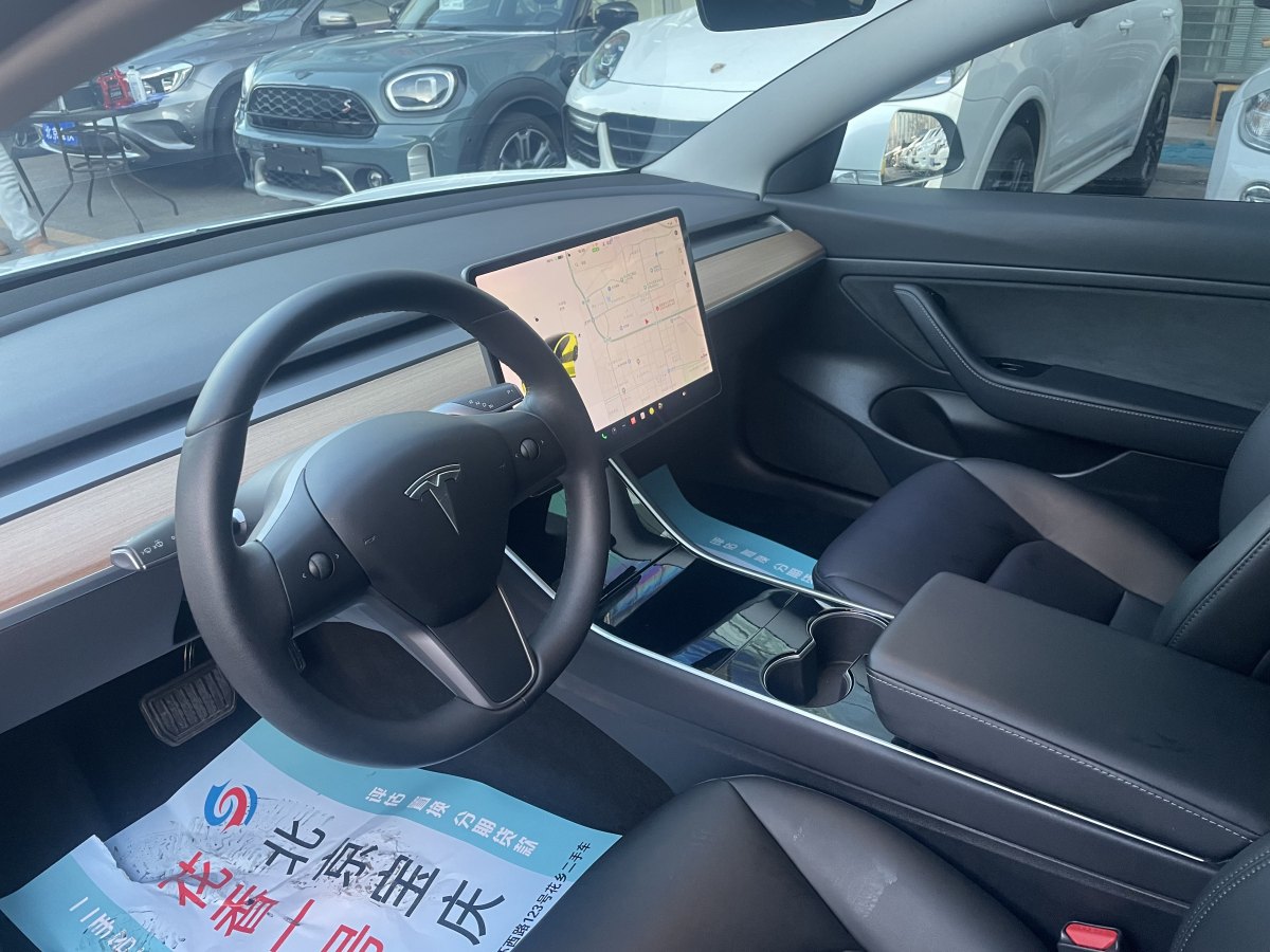 特斯拉 Model 3  2019款 標(biāo)準(zhǔn)續(xù)航后驅(qū)升級版圖片