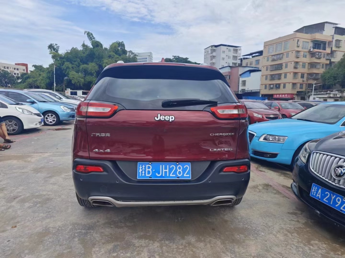 Jeep 自由光  2017款 2.0L 优越版图片