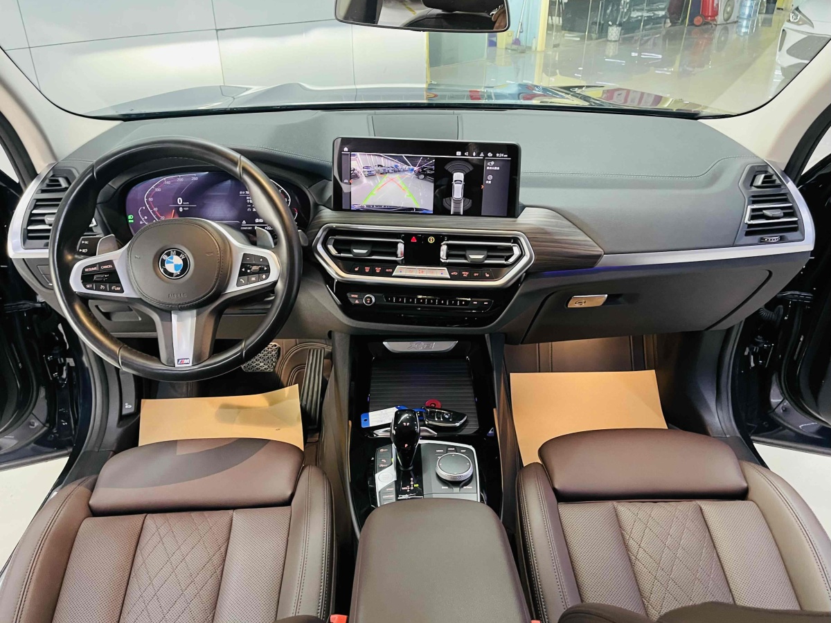 2022年1月寶馬 寶馬X3  2022款 xDrive30i 領(lǐng)先型 M曜夜套裝
