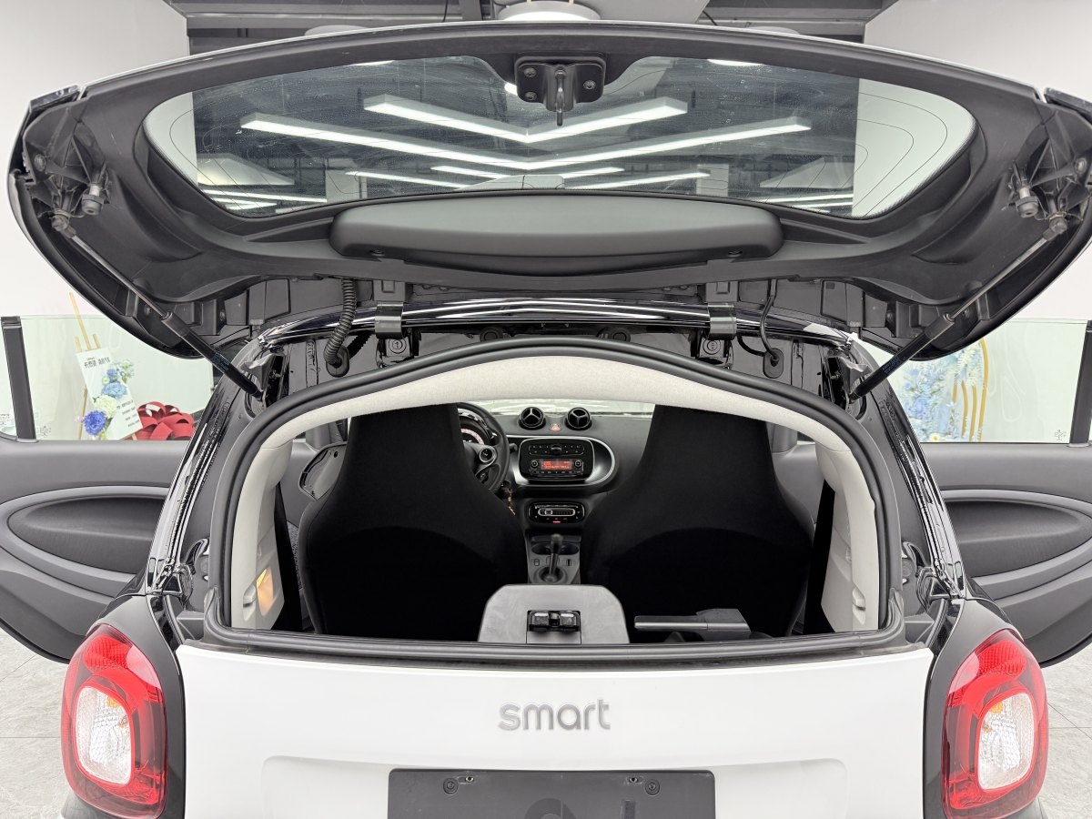 smart fortwo  2019款 0.9T 66千瓦硬頂風擎版 國VI圖片