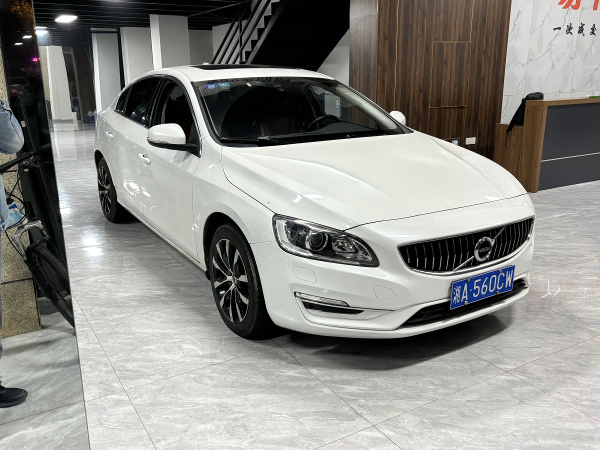 沃爾沃 S60  2014款 2.0T T5 個性運動版(改款)圖片