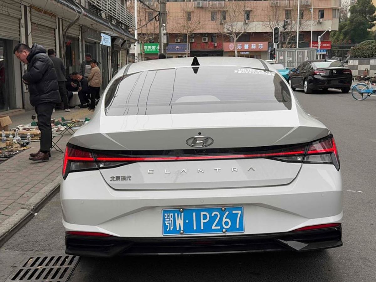 現(xiàn)代 伊蘭特  2022款 1.5L CVT LUX尊貴版圖片