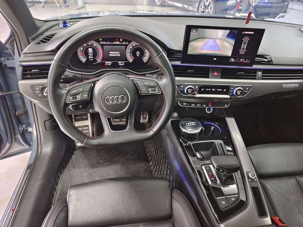 奧迪 奧迪A4L  2022款 40 TFSI quattro RS套件燃速型圖片