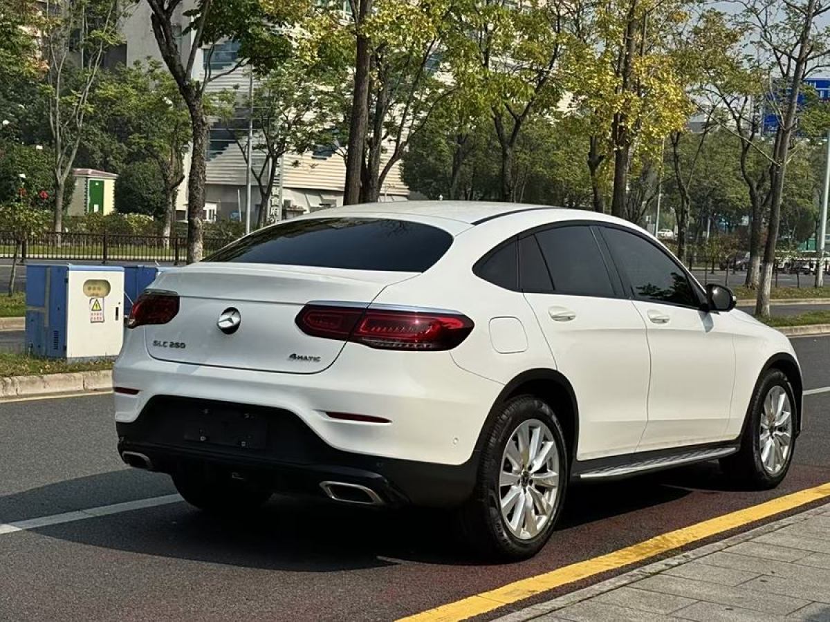 奔馳 奔馳GLC  2023款 改款 GLC 260 4MATIC 轎跑SUV圖片