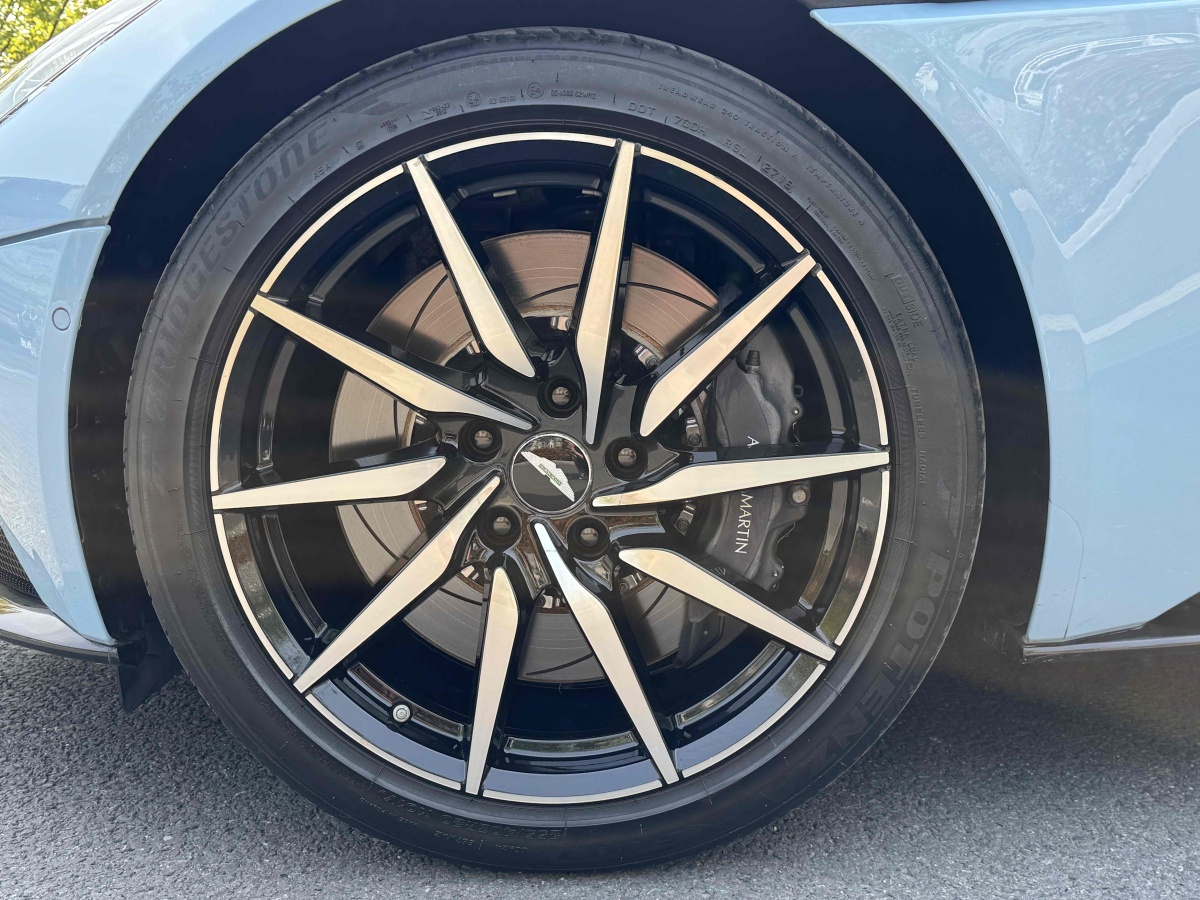 2019年8月阿斯顿·马丁 阿斯顿・马丁DB11  2019款 4.0T V8 Coupe