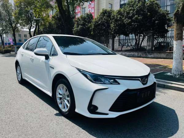 丰田 卡罗拉  2021款 双擎 1.8L E-CVT精英版