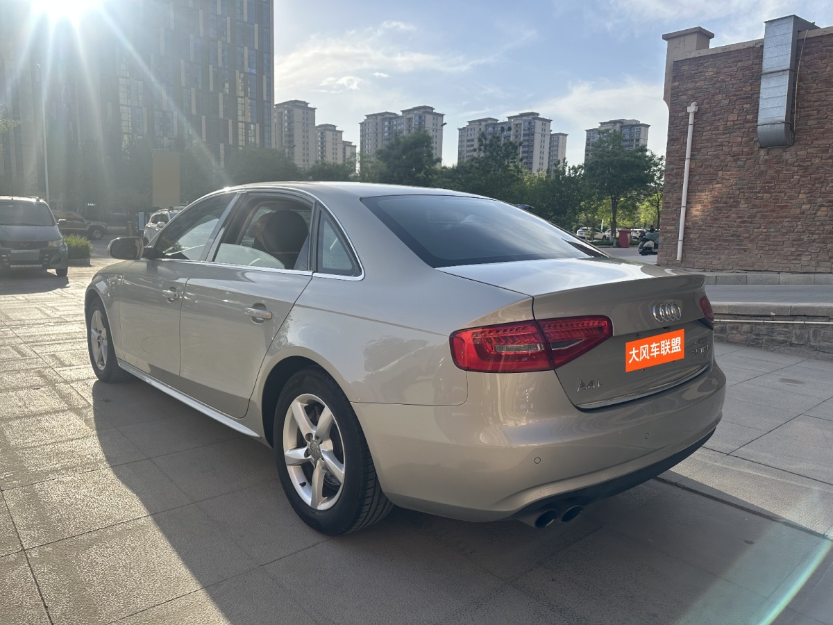 奧迪 奧迪A4L  2015款 35 TFSI 自動(dòng)標(biāo)準(zhǔn)型圖片