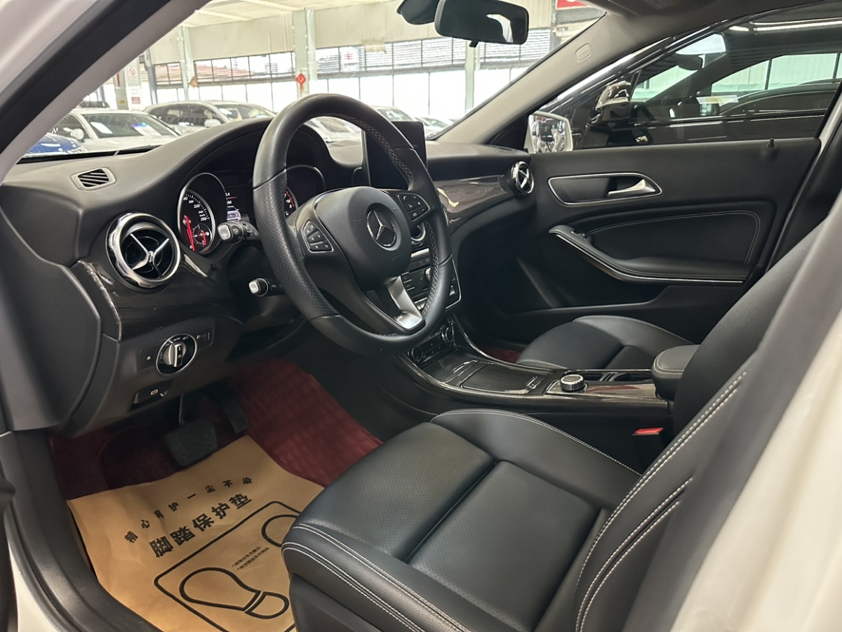 2019年6月奔驰 奔驰GLA  2017款 GLA 200 动感型