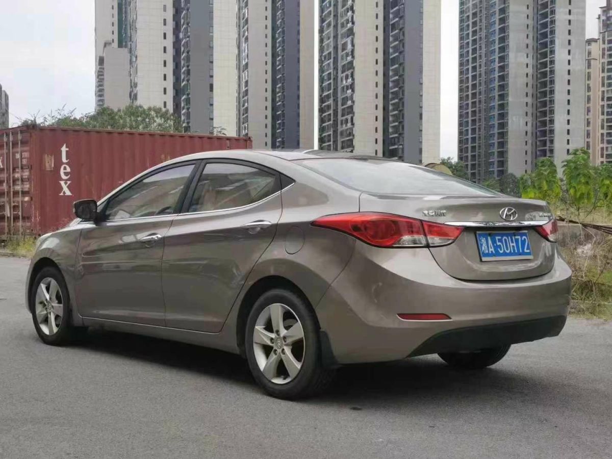 現(xiàn)代 朗動  2013款 1.6L 自動領(lǐng)先型圖片