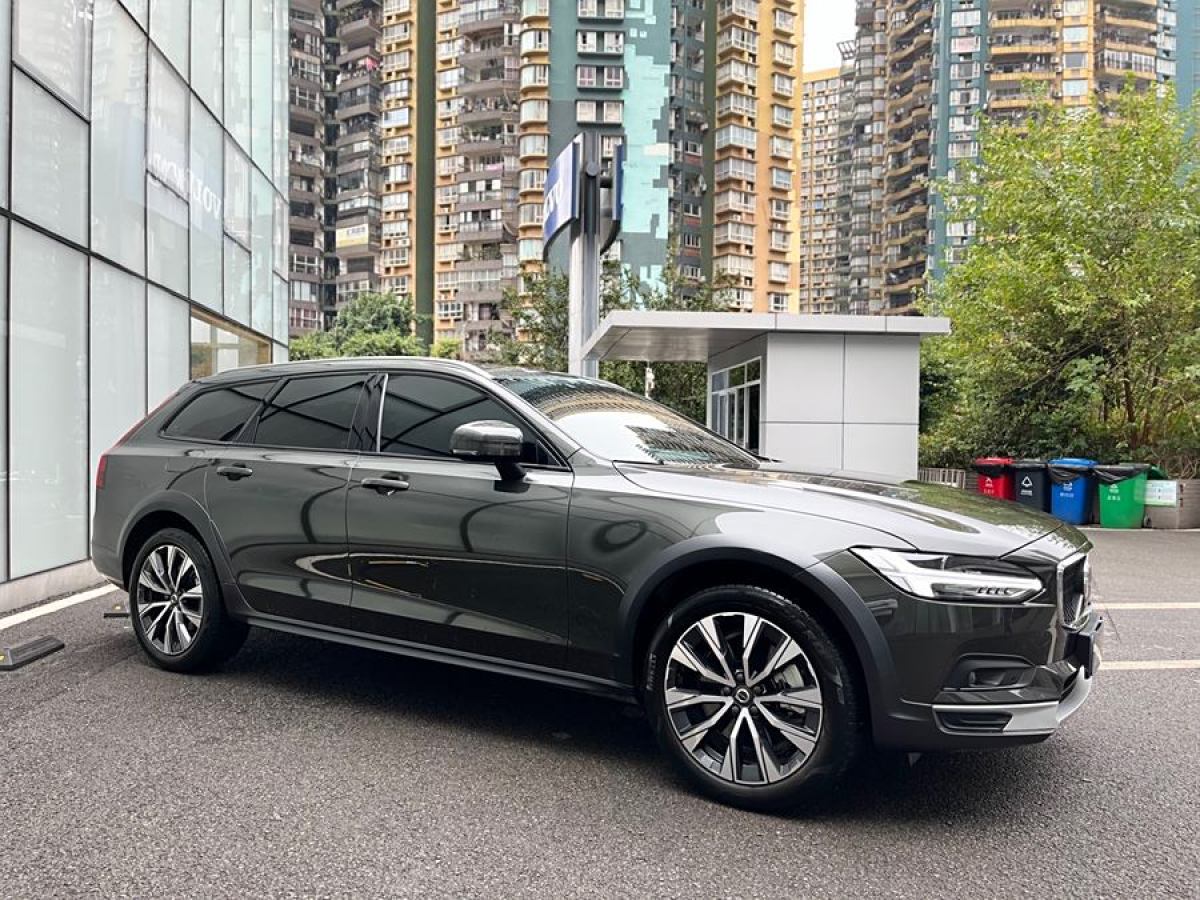 2021年8月沃爾沃 V90  2023款 Cross Country B5 AWD 智遠(yuǎn)版