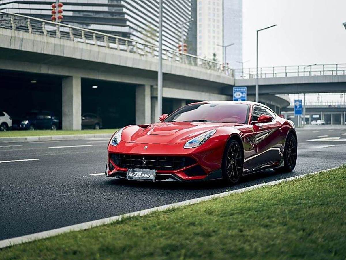 2014年3月法拉利 F12berlinetta  2013款 6.3L 標(biāo)準(zhǔn)型