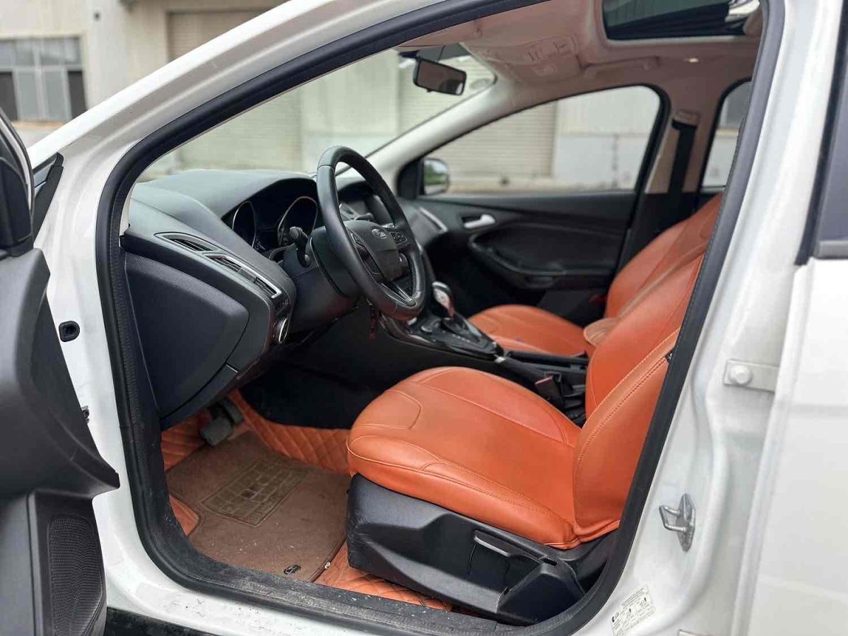 福特 福克斯  2017款 两厢 1.6L 自动舒适型智行版图片