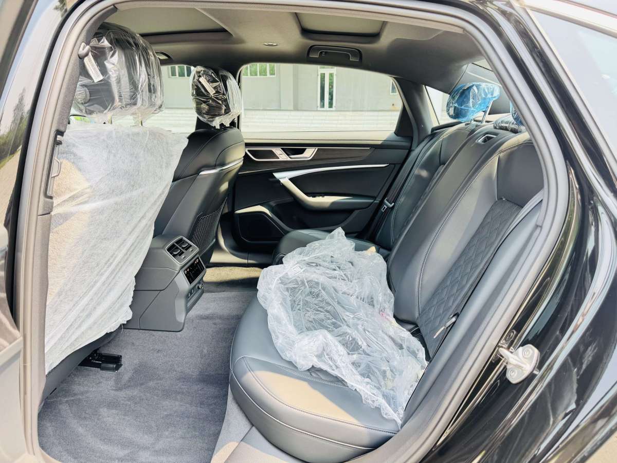 奧迪 奧迪A6L  2025款 45 TFSI 臻選動(dòng)感型圖片