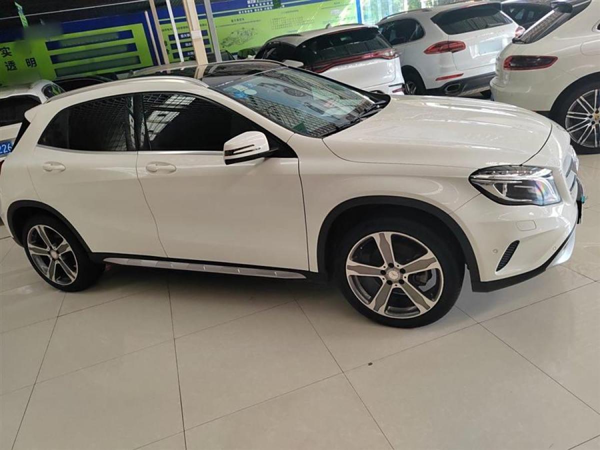 奔馳 奔馳GLA  2015款 GLA 220 4MATIC 豪華型圖片