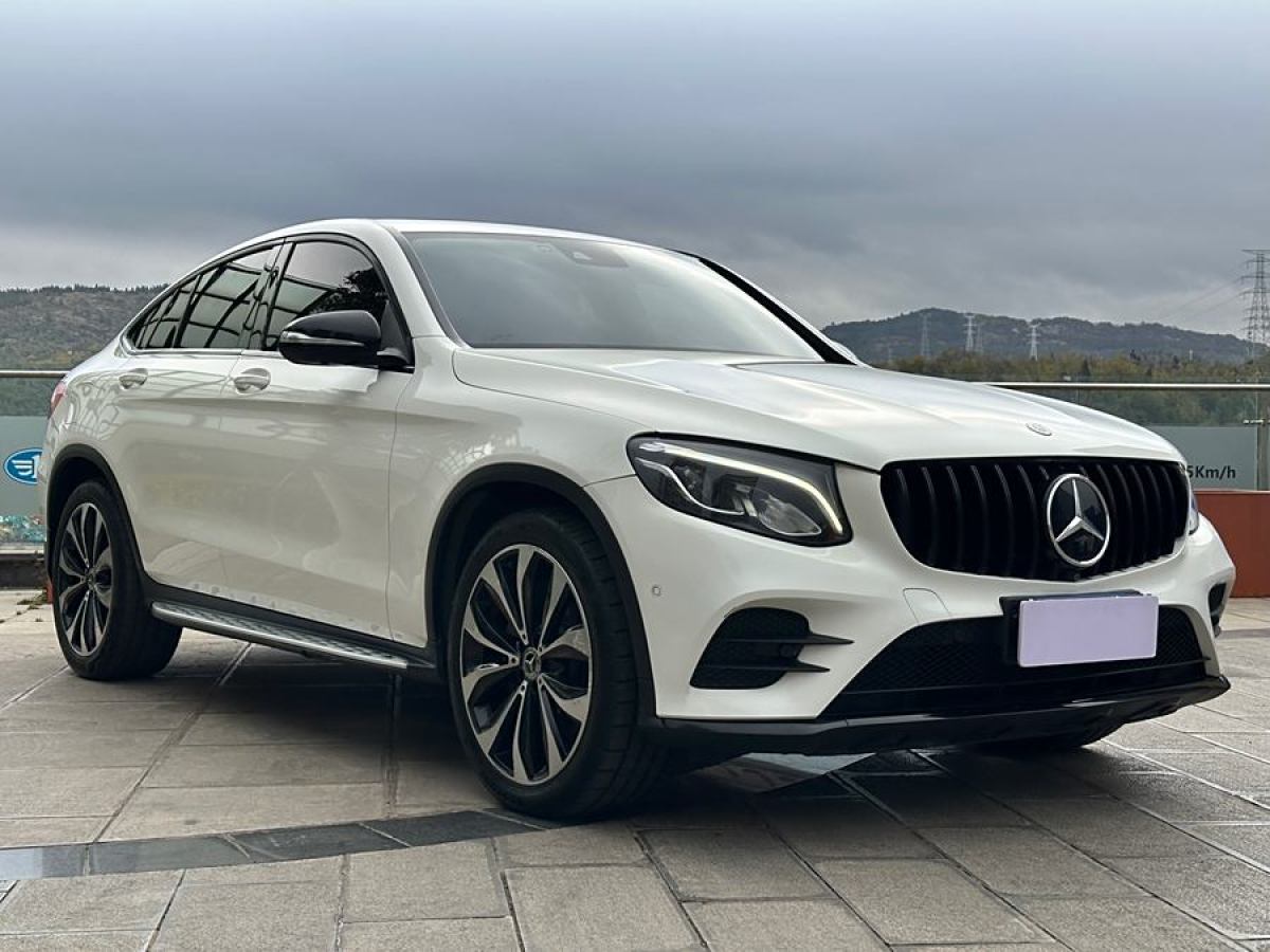 奔馳 奔馳GLC  2022款 改款 GLC 260 4MATIC 轎跑SUV圖片