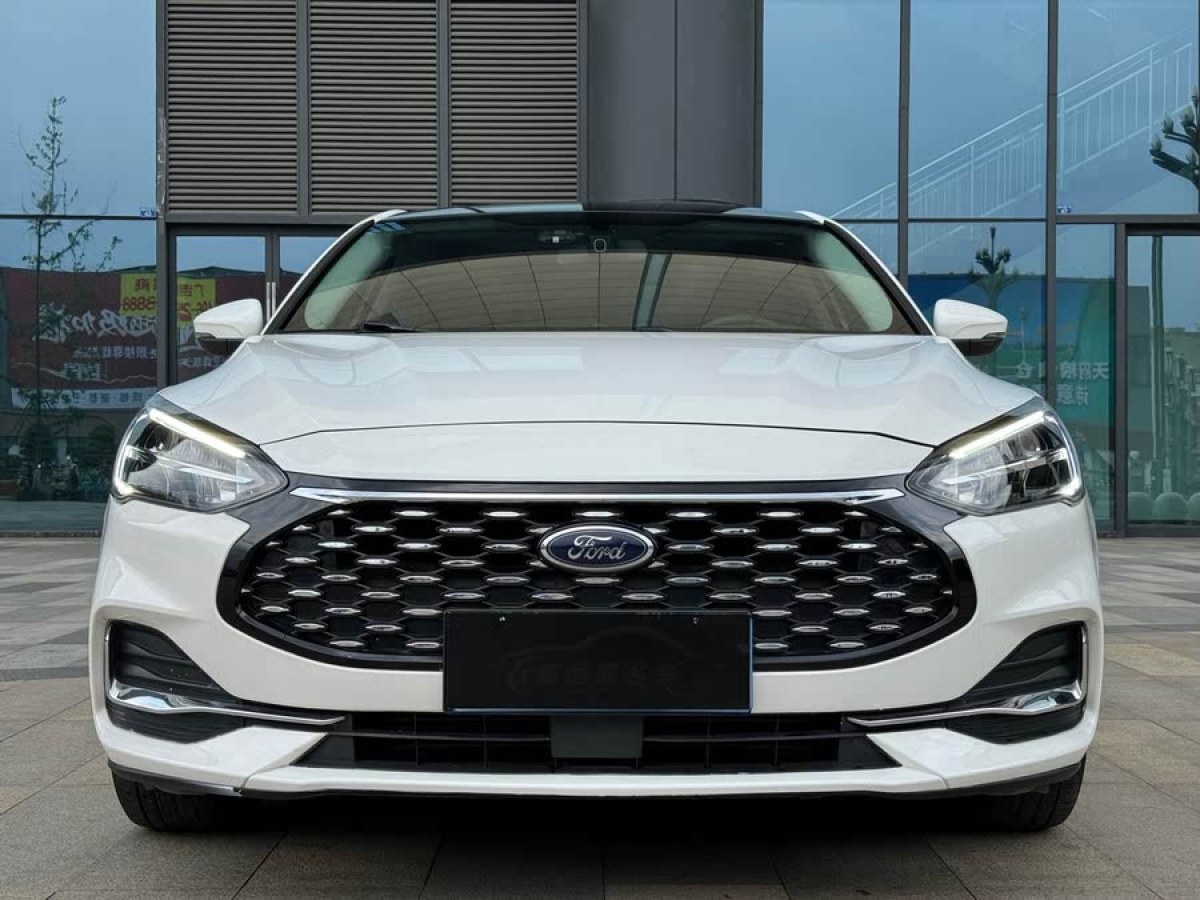 福特 ?？怂? 2021款 三廂 EcoBoost 180 自動鋒潮型圖片