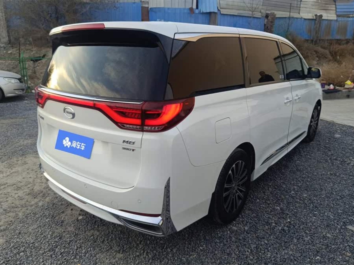 廣汽傳祺 M8  2021款 領(lǐng)秀系列 390T 尊貴版圖片
