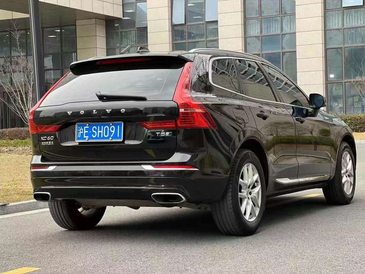 沃爾沃 XC60  2019款 T5 四驅(qū)智雅運(yùn)動版圖片