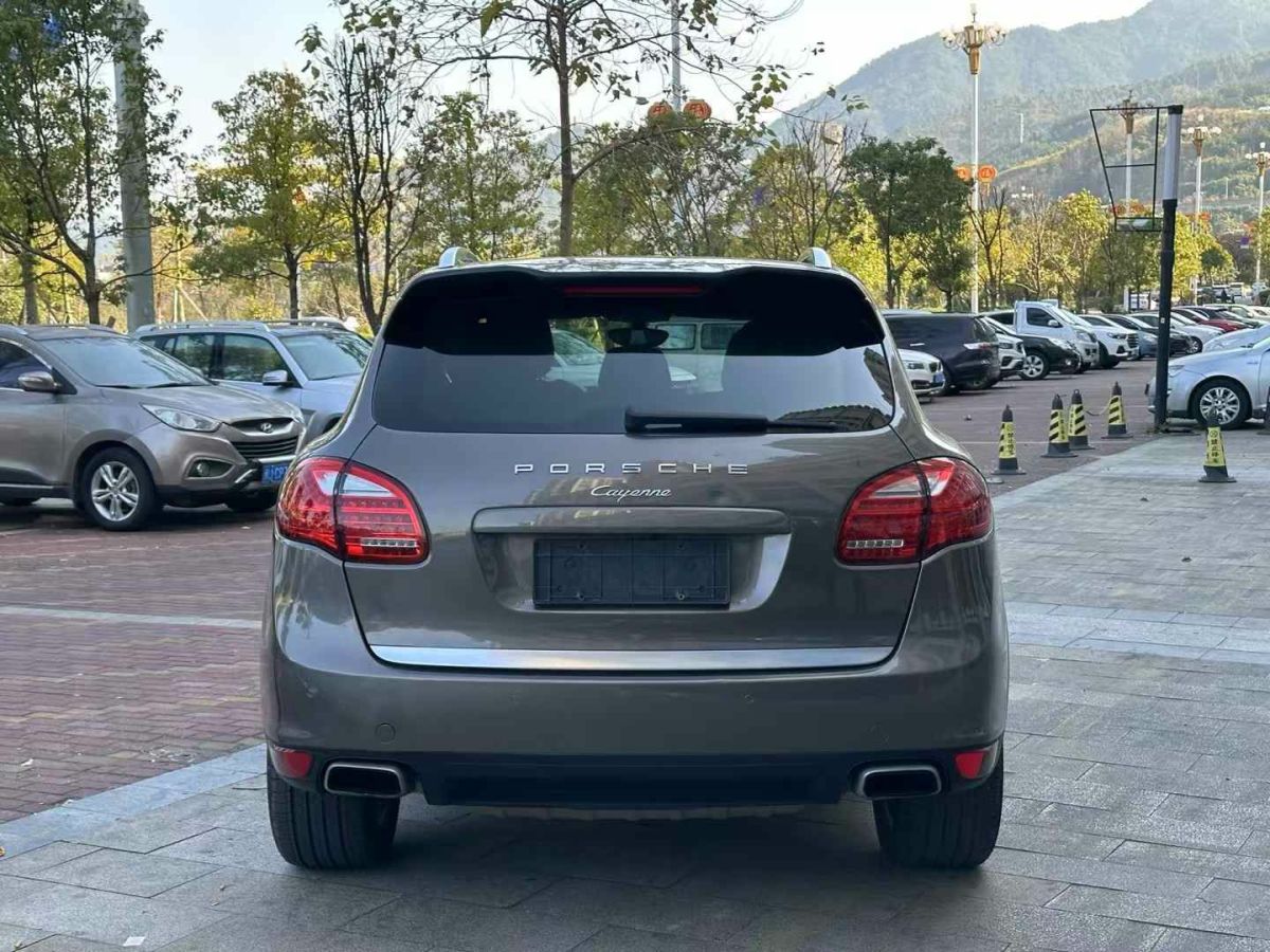 保時(shí)捷 Cayenne  2013款 Cayenne 3.0T 柴油版圖片