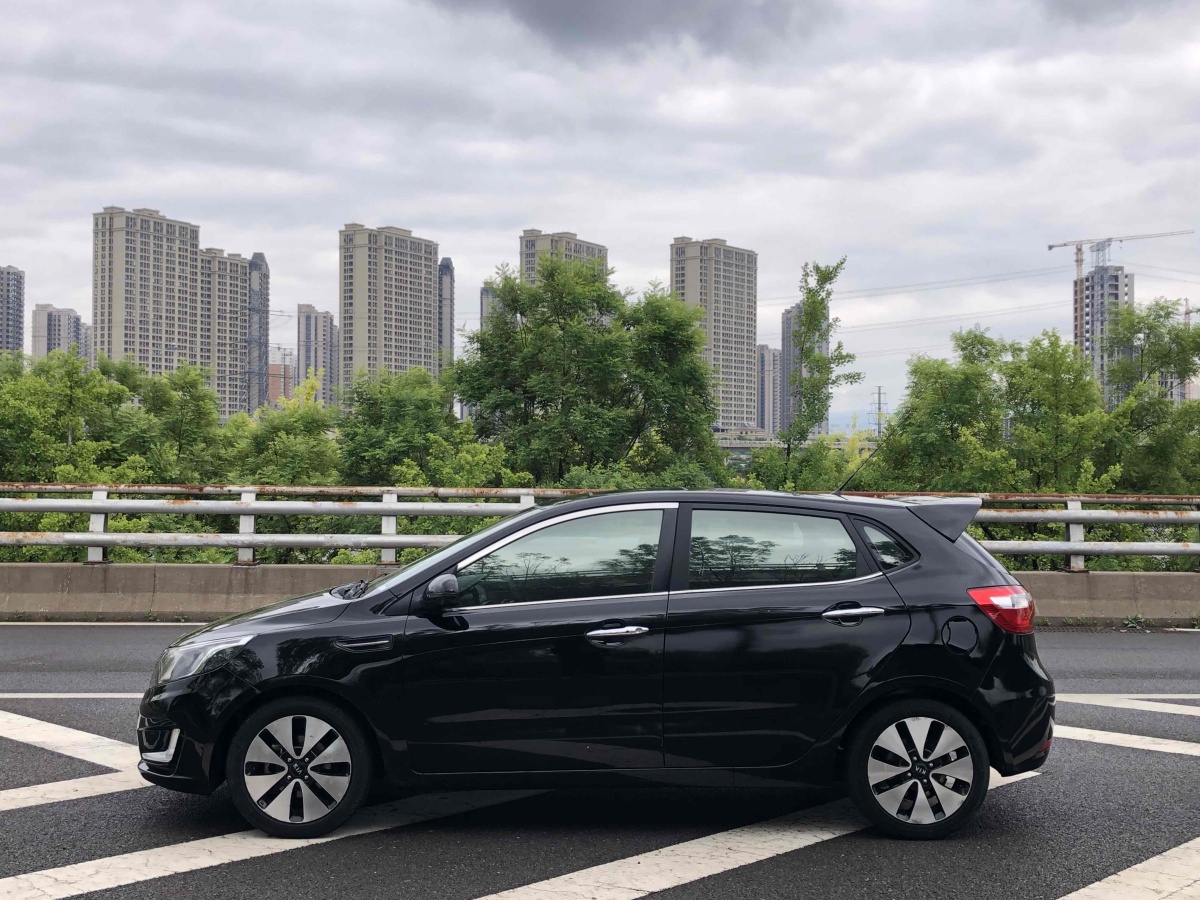 2012年11月起亞 K2  2012款 兩廂 1.6L AT Premium