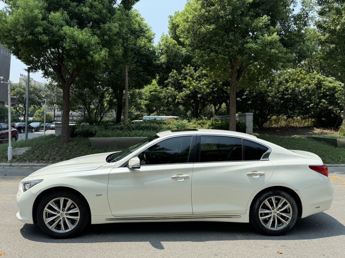 英菲尼迪 Q50L  2016款 2.0T 悅享版圖片