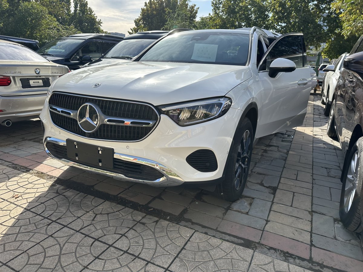 奔馳 奔馳GLC  2023款 改款 GLC 260 L 4MATIC 動感型 5座圖片