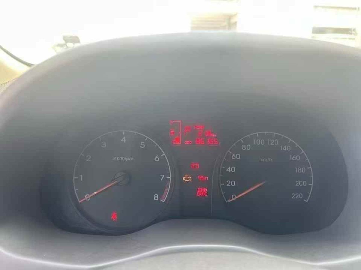 現(xiàn)代 朗動  2013款 1.6L 自動領(lǐng)先型圖片