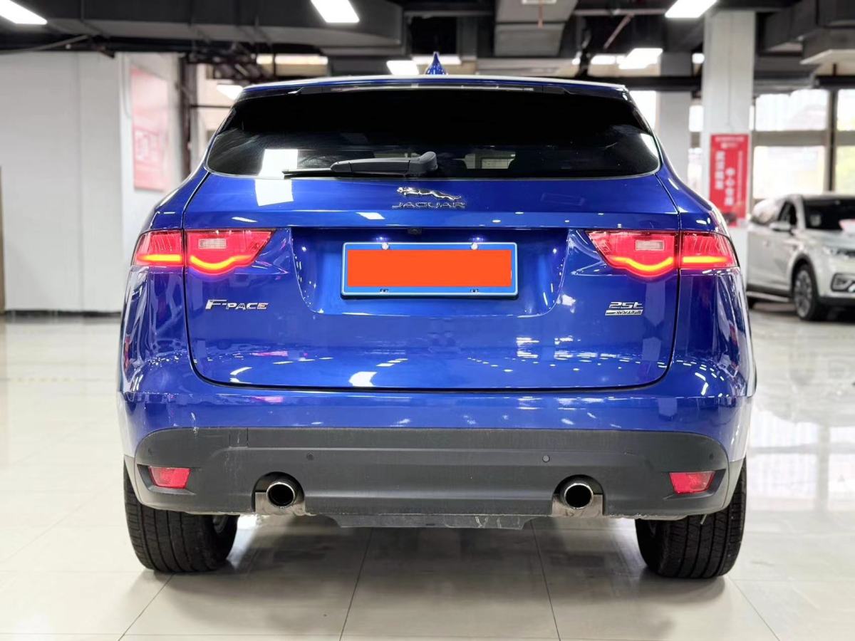 捷豹 F-PACE  2018款 2.0T 四驅(qū)都市尊享版圖片