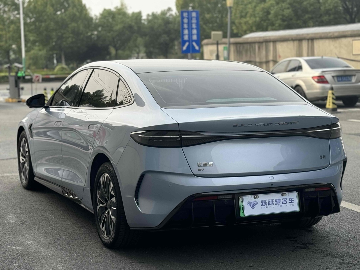 比亞迪 海豹  2022款 550km 標準續(xù)航后驅(qū)版尊貴型圖片