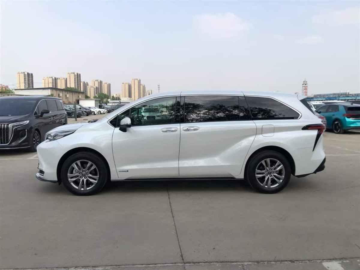 豐田 賽那SIENNA  2023款 2.5L混動 豪華版圖片