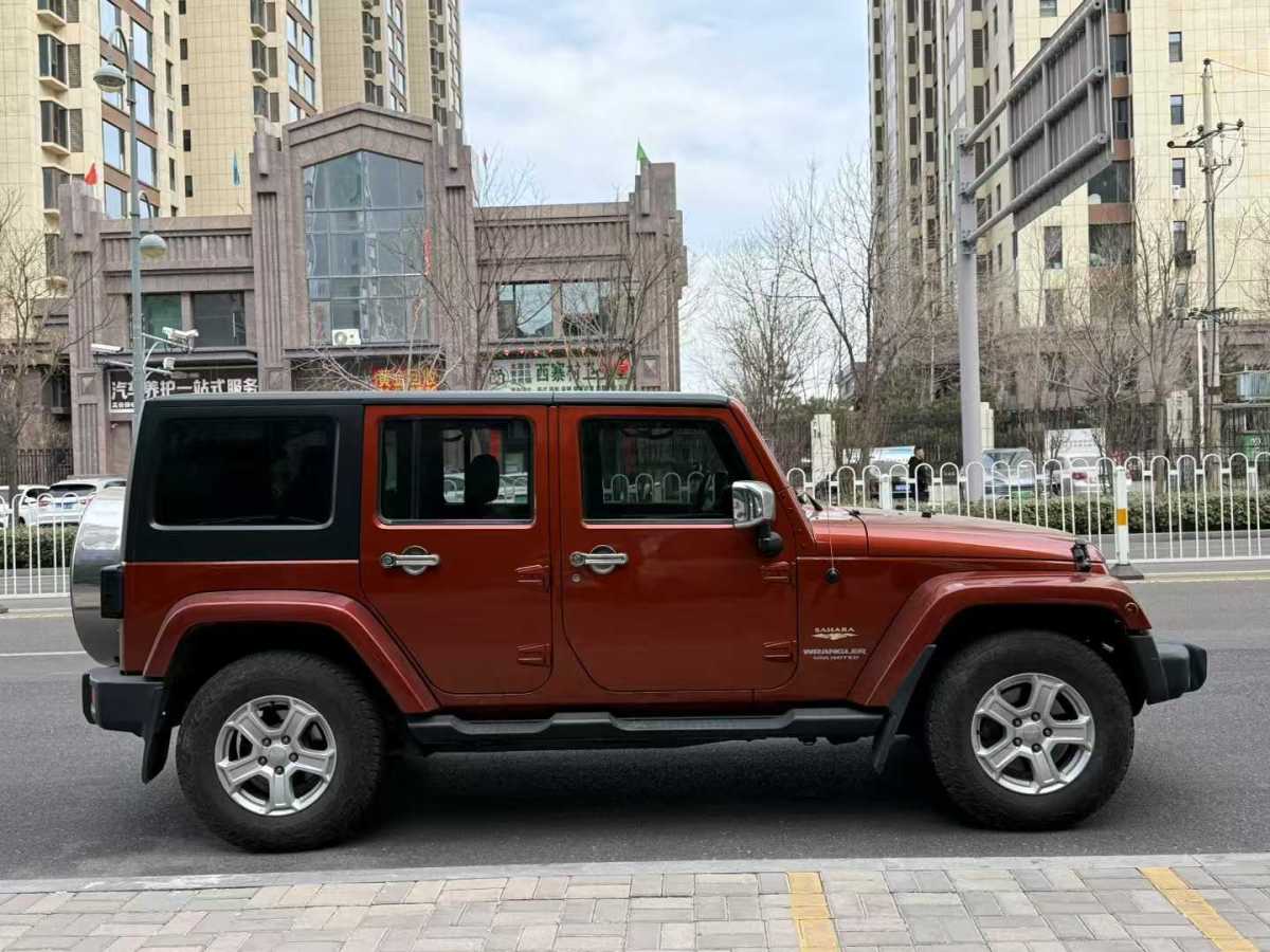 Jeep 牧馬人  2014款 3.0L Sahara 四門版圖片