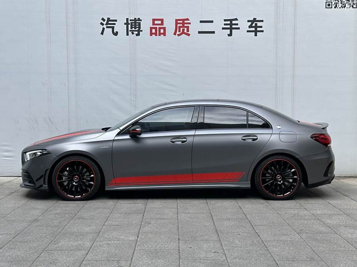 2022年6月奔馳 奔馳A級(jí)AMG  2022款 AMG A 35 L 4MATIC 熾夜特別版