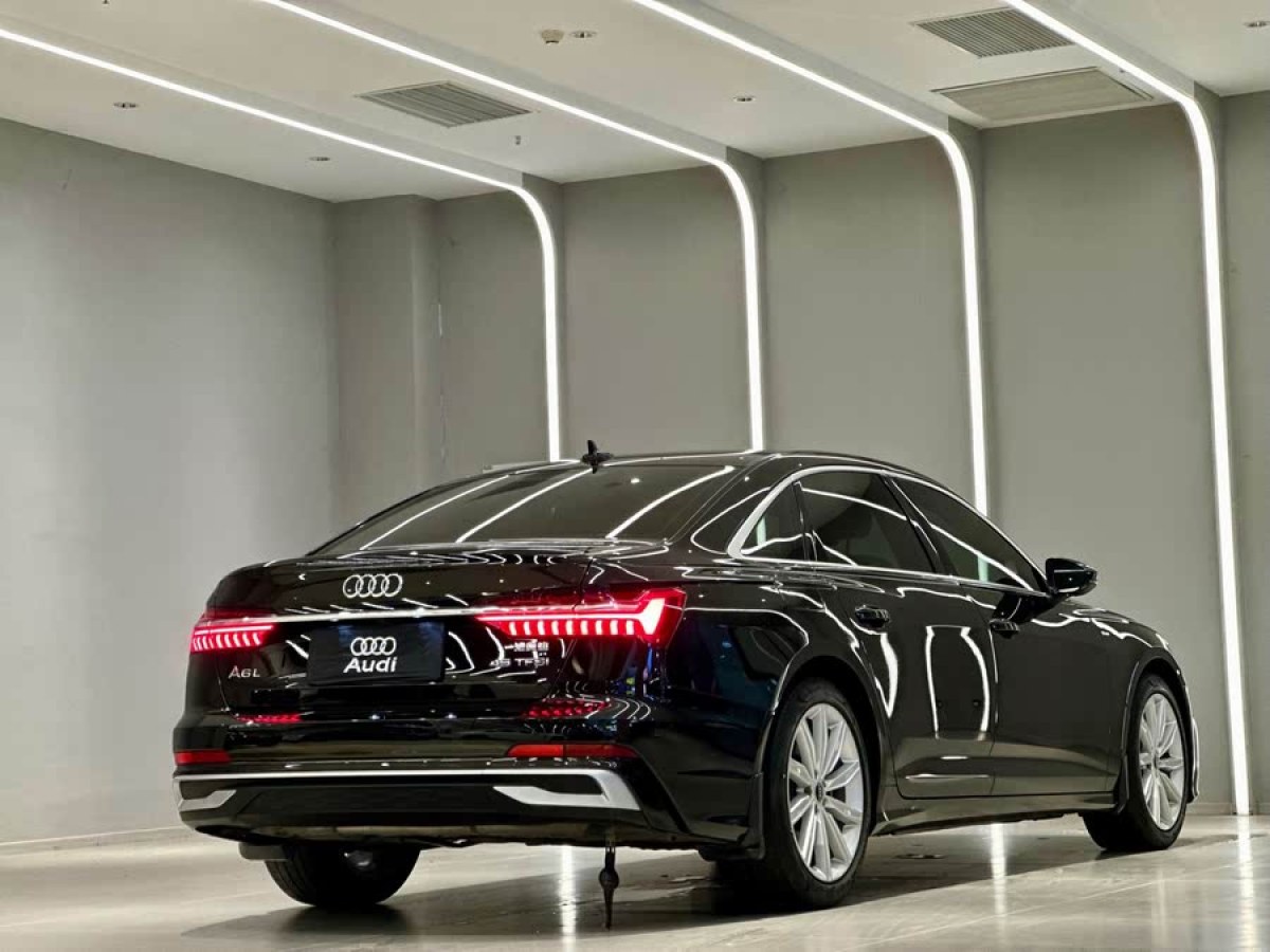 奧迪 奧迪A6L  2023款 改款 45 TFSI 臻選動感型圖片