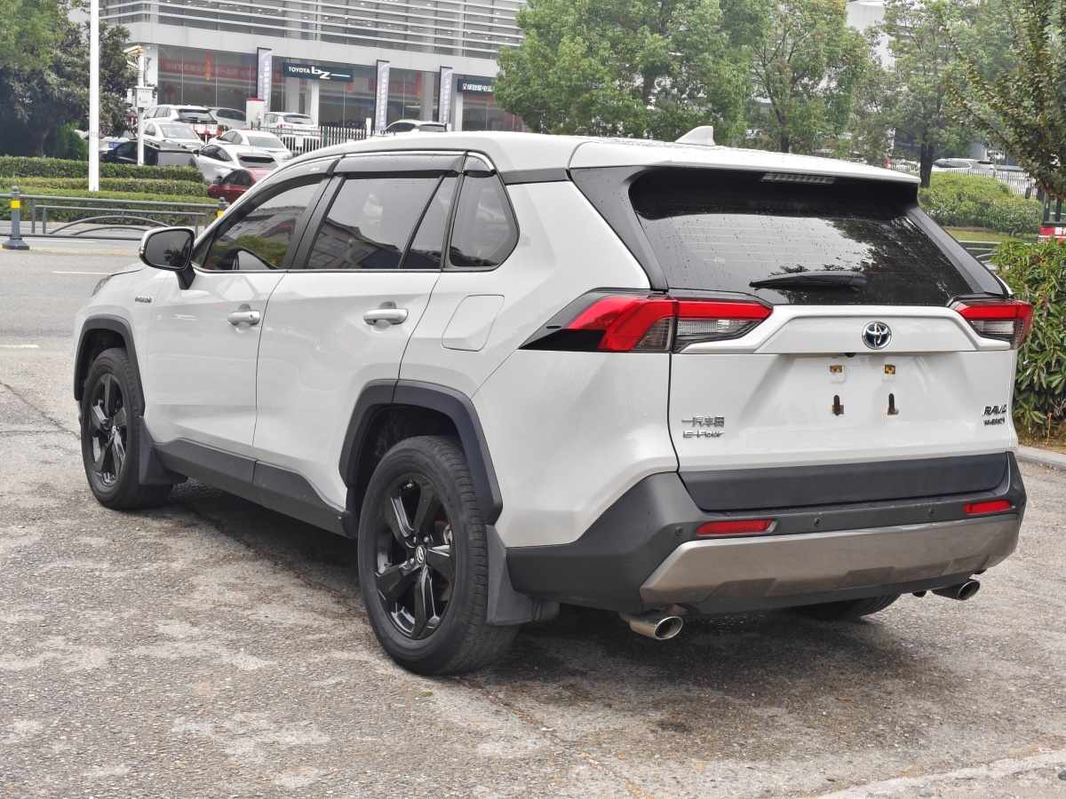 豐田 RAV4榮放  2020款 雙擎 2.5L CVT四驅(qū)精英PLUS版圖片