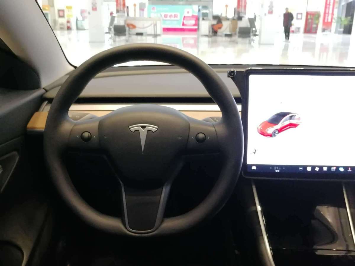 特斯拉 Model 3  2019款 標(biāo)準(zhǔn)續(xù)航后驅(qū)升級版圖片