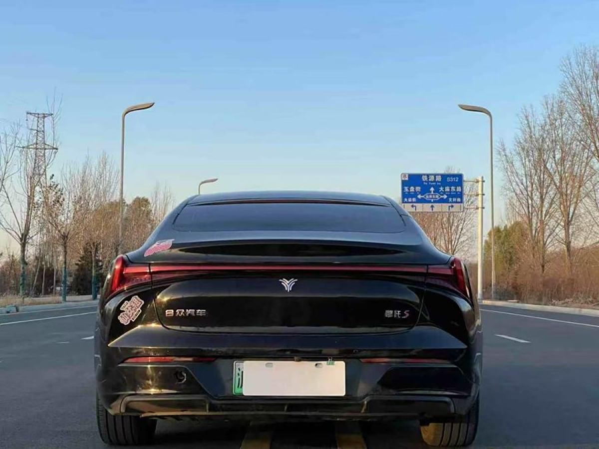 哪吒 哪吒S  2023款 純電 520km 后驅(qū)Lite版圖片