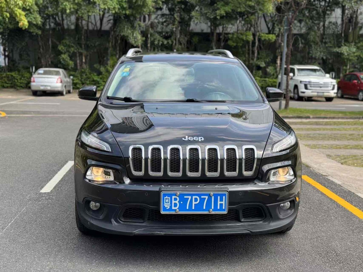 Jeep 自由光  2016款 2.4L 領(lǐng)先版圖片